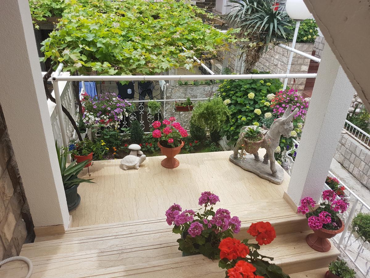 Apartments Peda Свети-Стефан Экстерьер фото